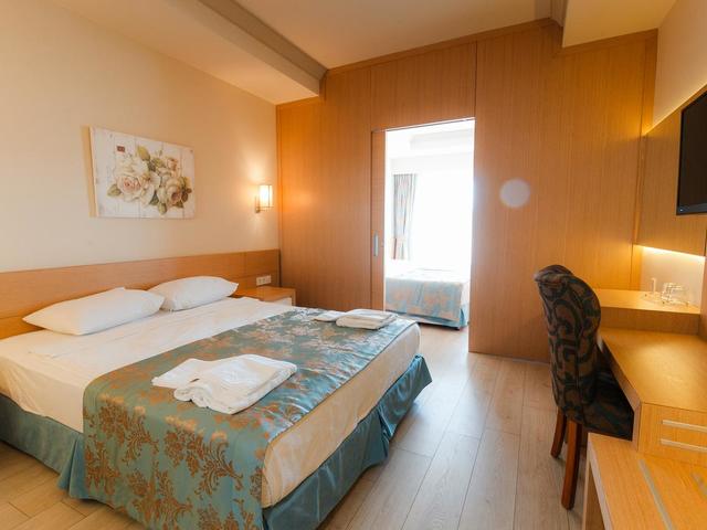 фотографии отеля L'Oceanica Beach Resort изображение №59
