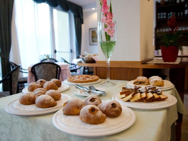 фото отеля Panoramic Hotel Benacus изображение №5