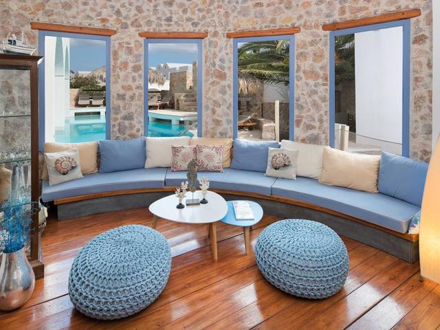 фотографии отеля Meltemi Luxury Suites изображение №3