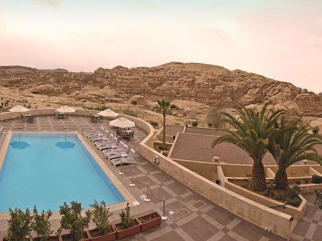 фото отеля Crowne Plaza Resort Petra изображение №1
