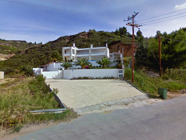 фото отеля Villa Dina in Nea Skioni изображение №1