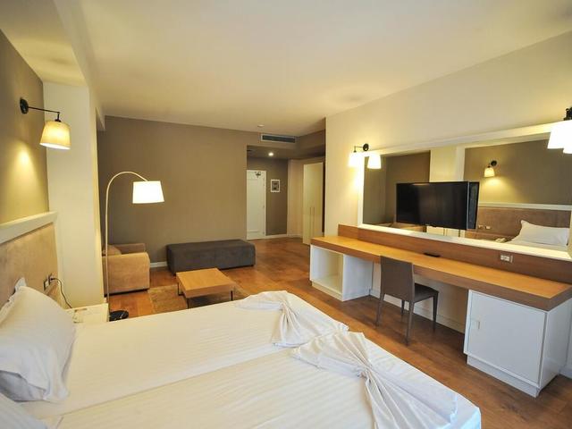 фото Sandy Beach Resort изображение №14