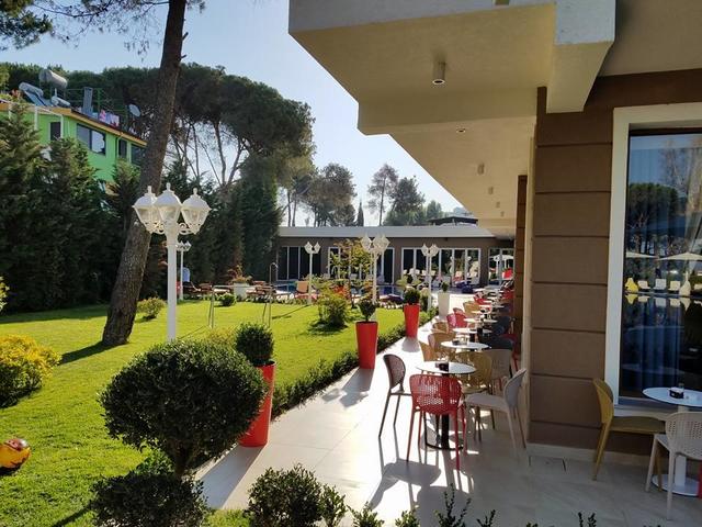 фотографии Sandy Beach Resort изображение №8