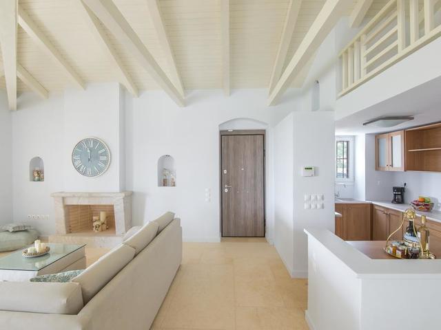 фото Elegant Villa Apolonas изображение №30