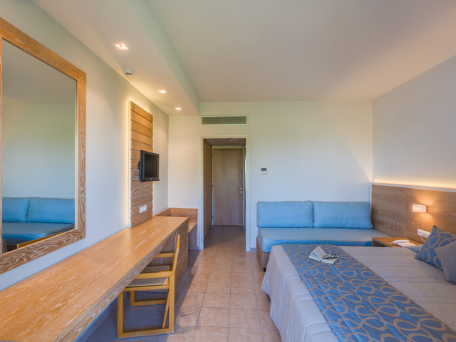 фото отеля Tigaki Beach изображение №5