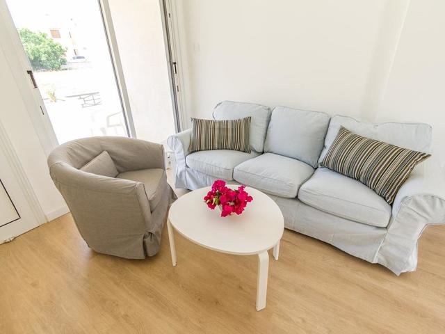 фотографии Larnaca Golden Beach изображение №8