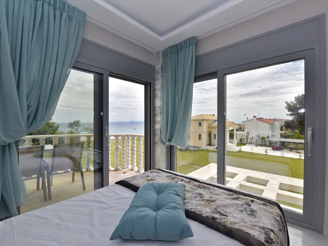 фото Villa On The Beach изображение №38