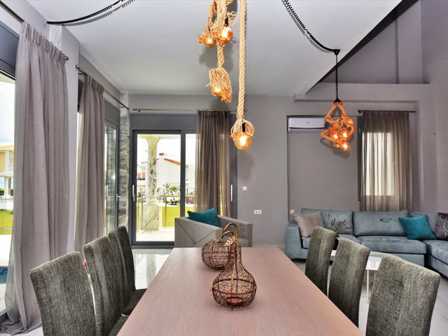 фото отеля Villa On The Beach изображение №9