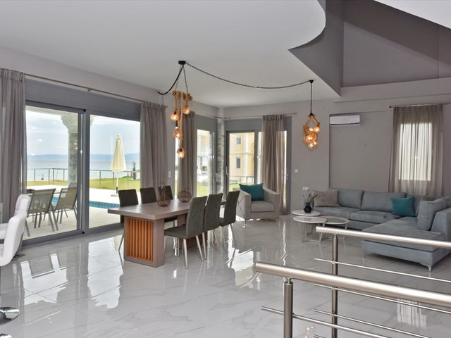 фото Villa On The Beach изображение №6