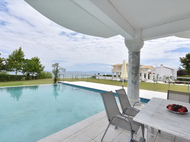 фотографии отеля Villa On The Beach изображение №3