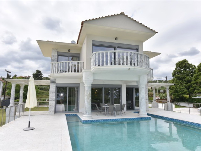 фото Villa On The Beach изображение №2