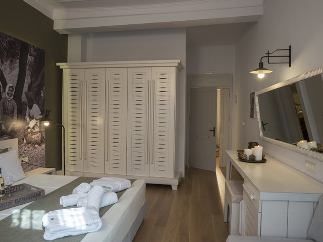 фотографии отеля Elia Daliani Suites изображение №3