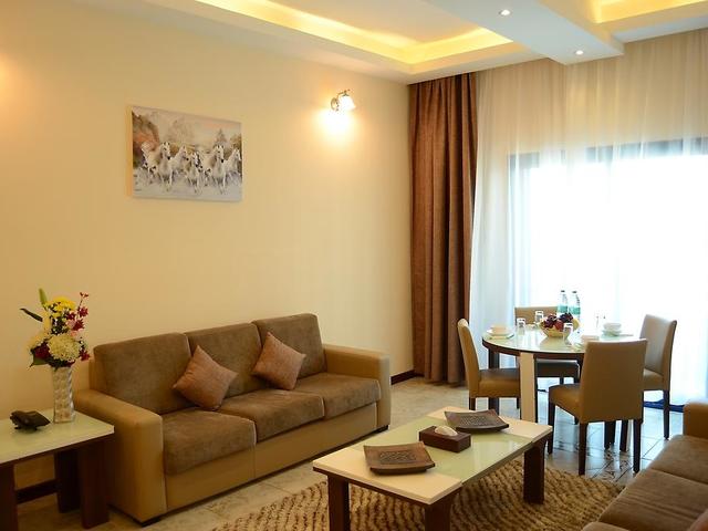 фотографии Arcadia Hotel Suites (ex. Al Gaddah Hotel Suites) изображение №8