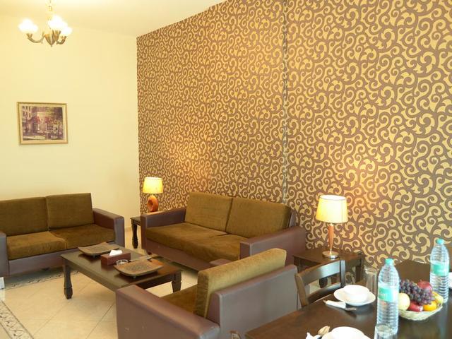 фото Arcadia Hotel Suites (ex. Al Gaddah Hotel Suites) изображение №2