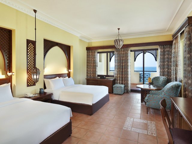 фото Hilton Ras Al Khaimah Beach Resort (ex. Hilton Ras Al Khaimah Resort & Spa) изображение №90