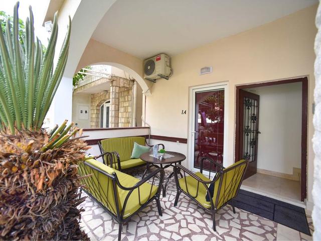 фотографии отеля Apartments 110 (Ex. Guest House Adrovic) изображение №23