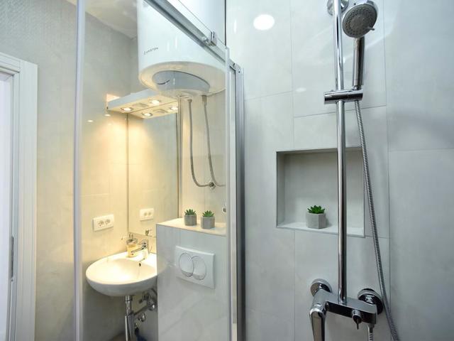 фотографии отеля Apartments 110 (Ex. Guest House Adrovic) изображение №19