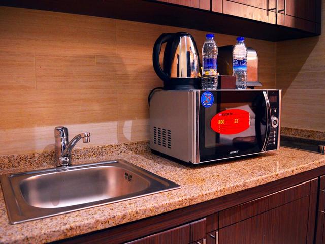 фото Better Living Hotel Apartments (ex. Milestone Hotel Apartment) изображение №22
