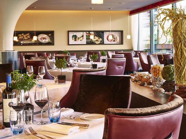 фото Grand Hotel Kempinski Geneva (ех. Le Palace Hilton Geneva) изображение №78