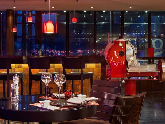 фото отеля Grand Hotel Kempinski Geneva (ех. Le Palace Hilton Geneva) изображение №45