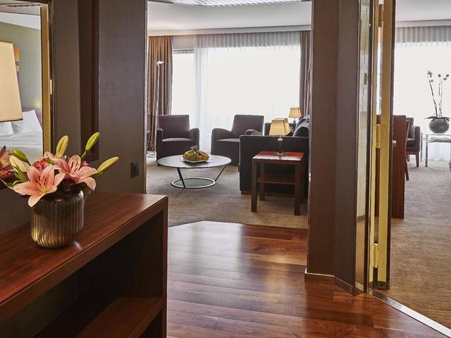 фото Grand Hotel Kempinski Geneva (ех. Le Palace Hilton Geneva) изображение №42