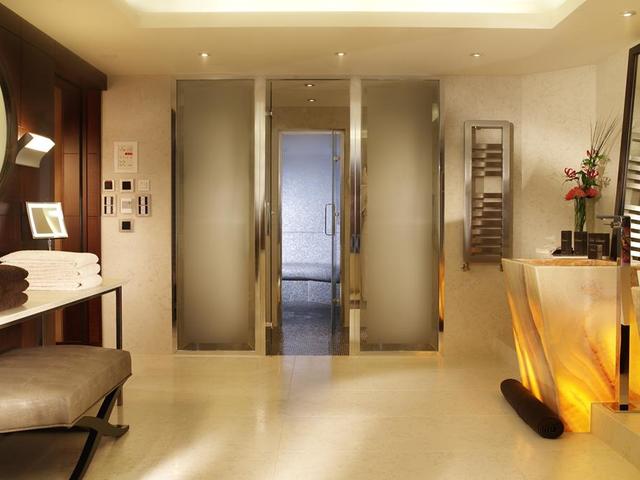 фото Grand Hotel Kempinski Geneva (ех. Le Palace Hilton Geneva) изображение №26