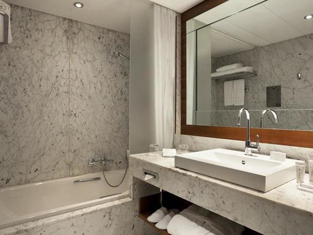 фото отеля Grand Hotel Kempinski Geneva (ех. Le Palace Hilton Geneva) изображение №25