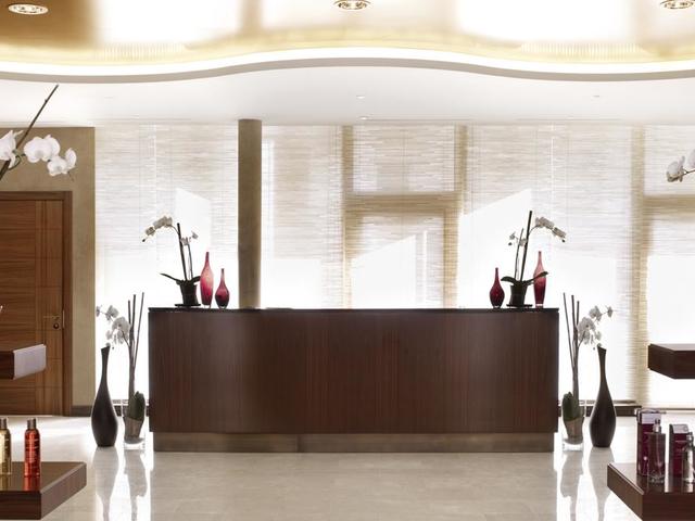 фото отеля Grand Hotel Kempinski Geneva (ех. Le Palace Hilton Geneva) изображение №21
