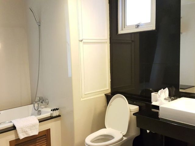 фото The Leela Resort & Spa Pattaya (ex. Leelawadee Lagoon Resort) изображение №46