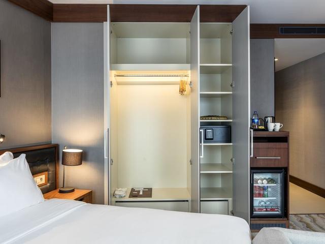 фотографии отеля Titanic Downtown Beyoglu изображение №11