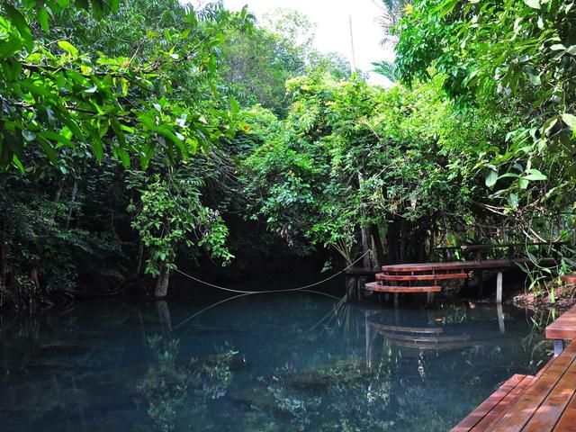 http://Pooltara%20Resort%20Krabi%20(ex.%20Krabi%20Phutara%20Resort)