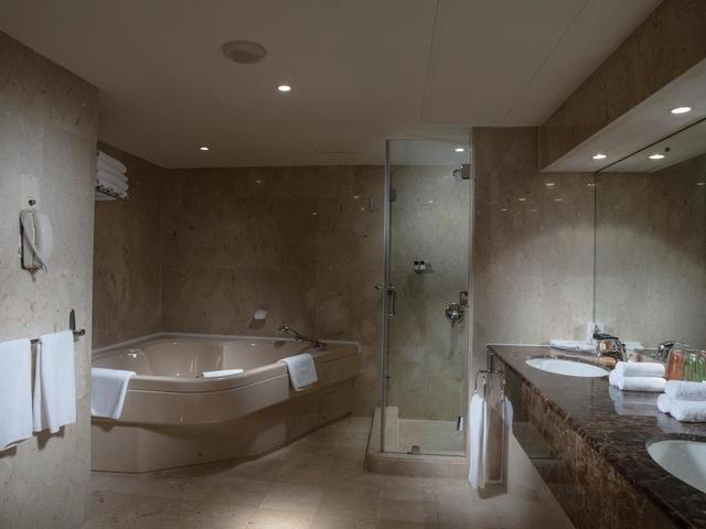 фото отеля Crowne Plaza Muscat By IHG изображение №69