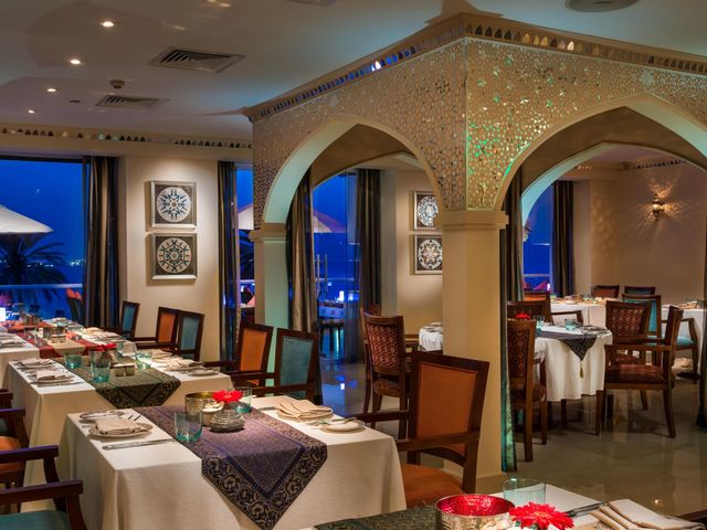 фотографии отеля Crowne Plaza Muscat By IHG изображение №43