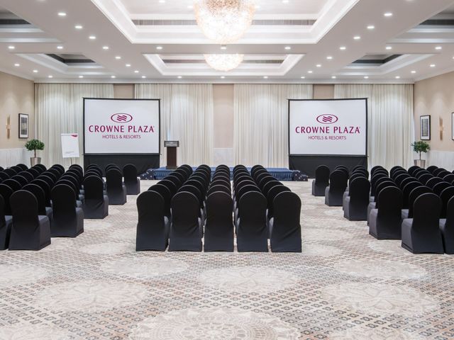 фотографии отеля Crowne Plaza Muscat By IHG изображение №35