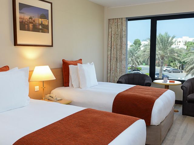 фотографии Crowne Plaza Muscat By IHG изображение №20
