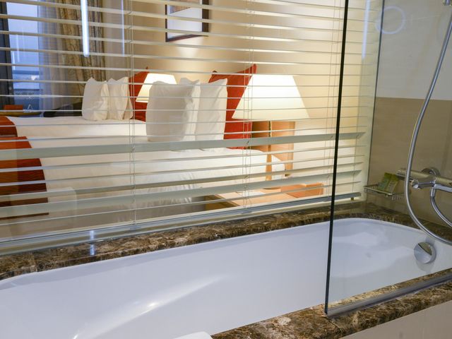 фотографии отеля Crowne Plaza Muscat By IHG изображение №19