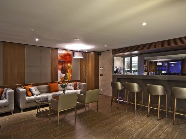 фотографии отеля TZL Suites изображение №19