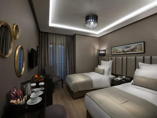 фото отеля Le Petit Palace изображение №21