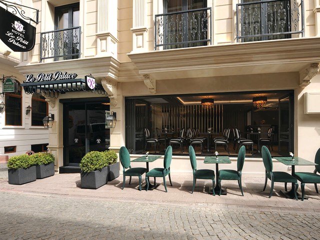 фото отеля Le Petit Palace изображение №1