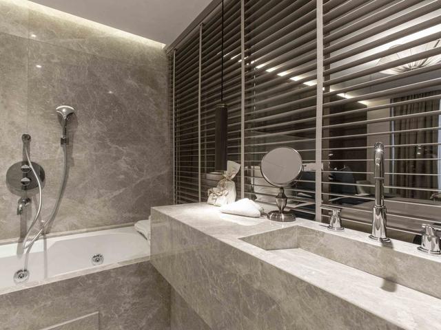 фотографии Noble22 Suites изображение №16