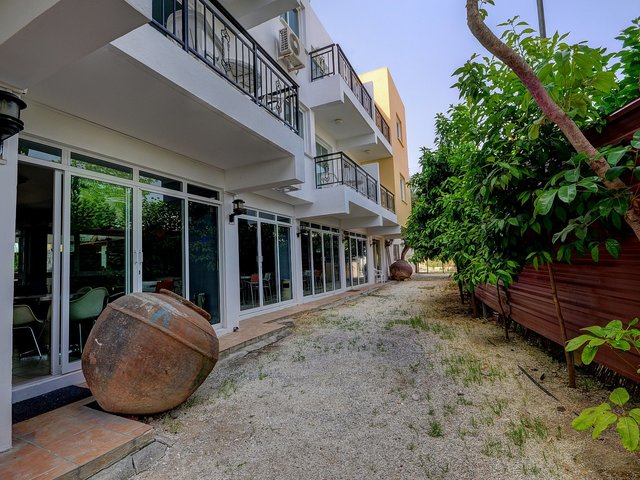 фото отеля Renos Tourist Apartments изображение №21