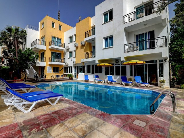 фото отеля Renos Tourist Apartments изображение №1