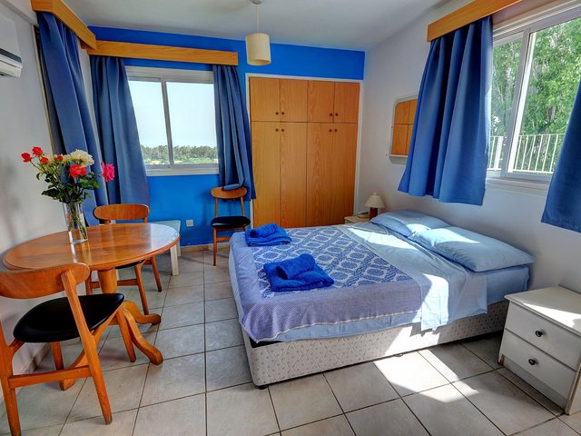 фотографии отеля Renos Tourist Apartments изображение №11