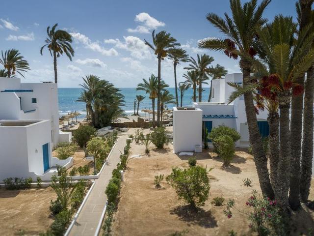 фотографии Smy Hari Club (ex. Cooee Hari Club Beach Resort, Hari Club Beach Resort) изображение №32