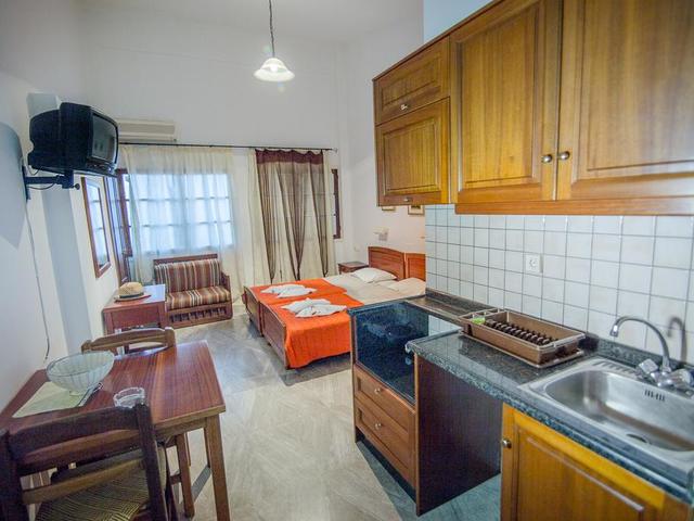 фото отеля Elpida Apartments изображение №21