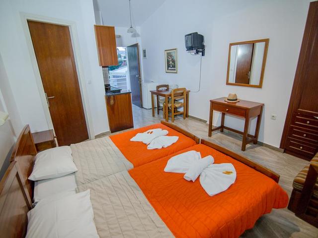 фото Elpida Apartments изображение №18