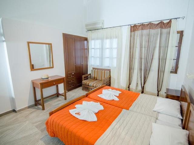 фото отеля Elpida Apartments изображение №17