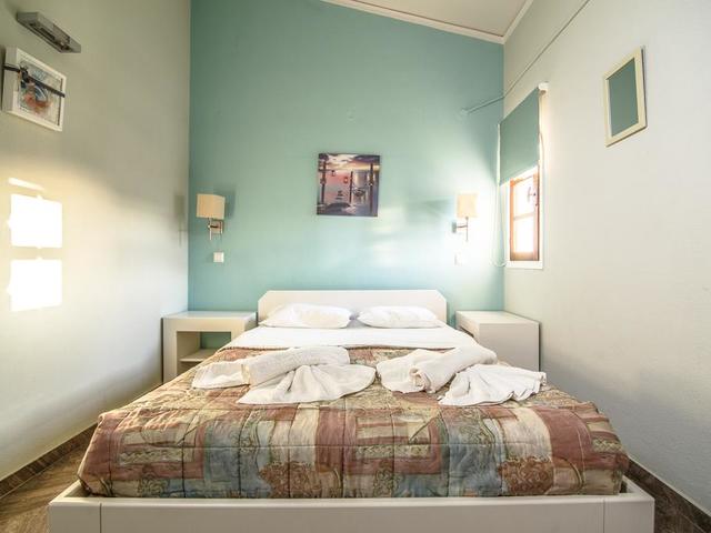 фотографии отеля Elpida Apartments изображение №11