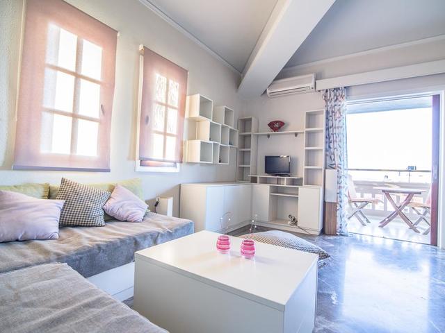 фотографии отеля Elpida Apartments изображение №3