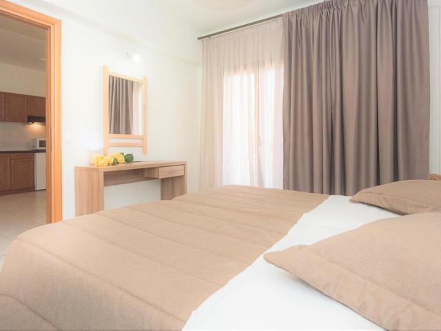 фото Niriedes-Dionyssos Village изображение №22